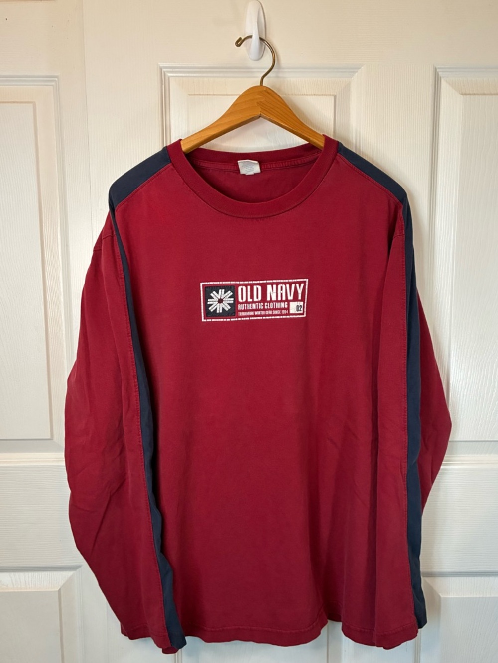 Vintage Y2K Old Navy Men's Long Sleeve Crewneck - Burgundy with Navy Accents XL